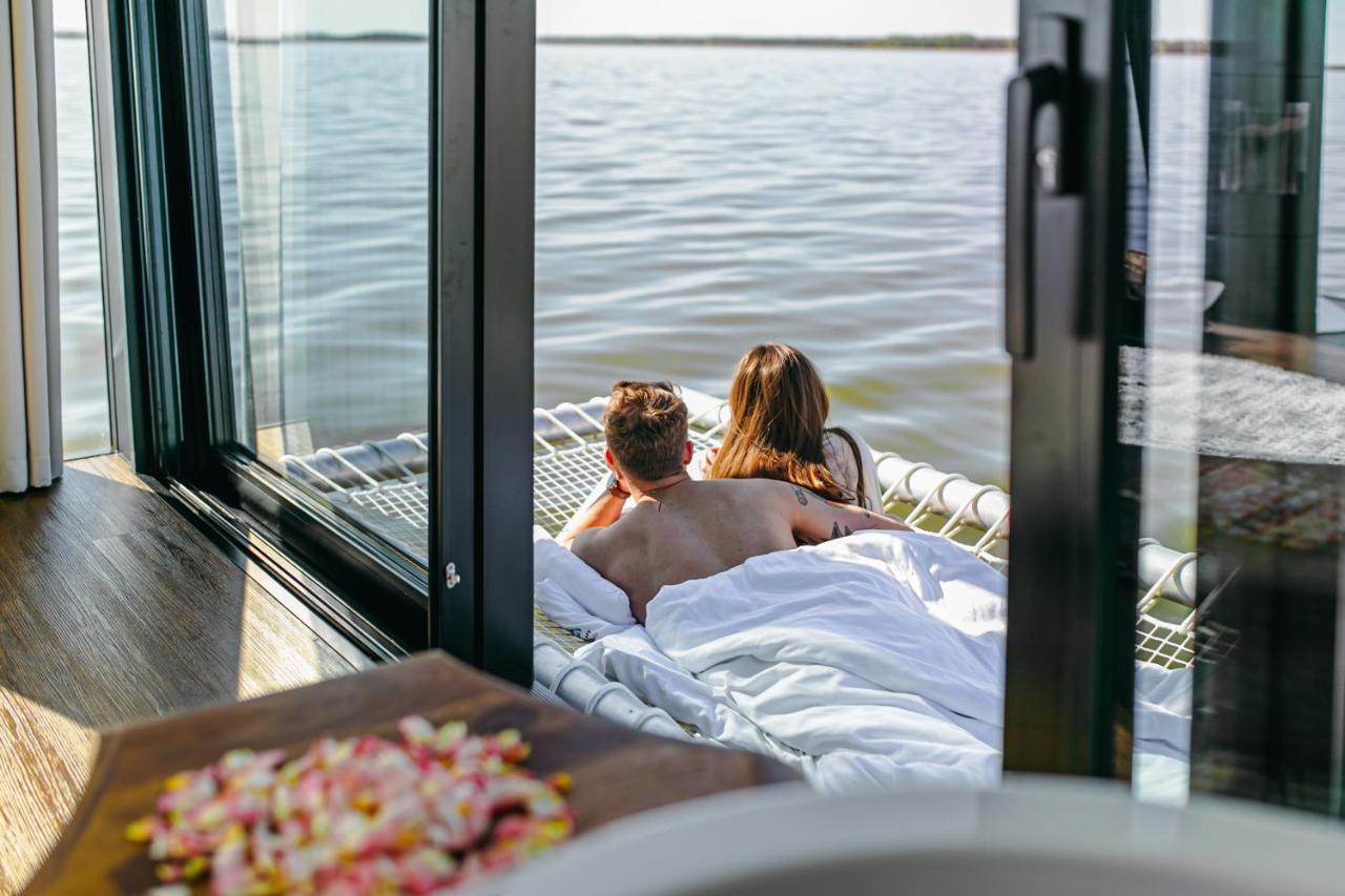 Grand Ht Houseboats - Domki Na Wodzie - Sauna, Jacuzzi, Kominek Миелно Екстериор снимка