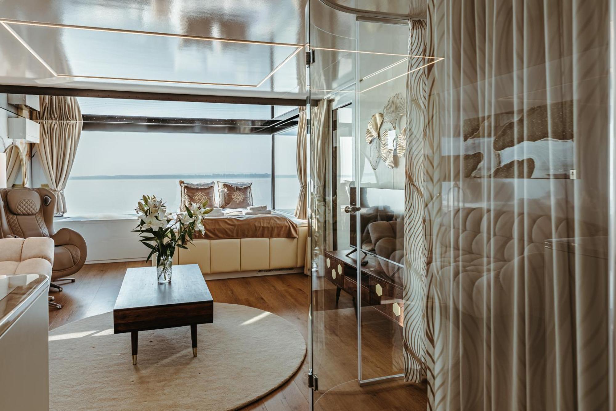 Grand Ht Houseboats - Domki Na Wodzie - Sauna, Jacuzzi, Kominek Миелно Стая снимка