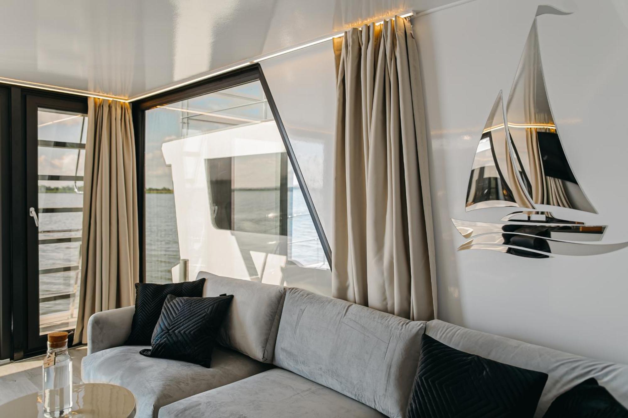 Grand Ht Houseboats - Domki Na Wodzie - Sauna, Jacuzzi, Kominek Миелно Стая снимка